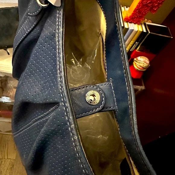 Coach EUC Alexandra Navy Blue Textured Leather Shoulder Bag w/Silver Hardware